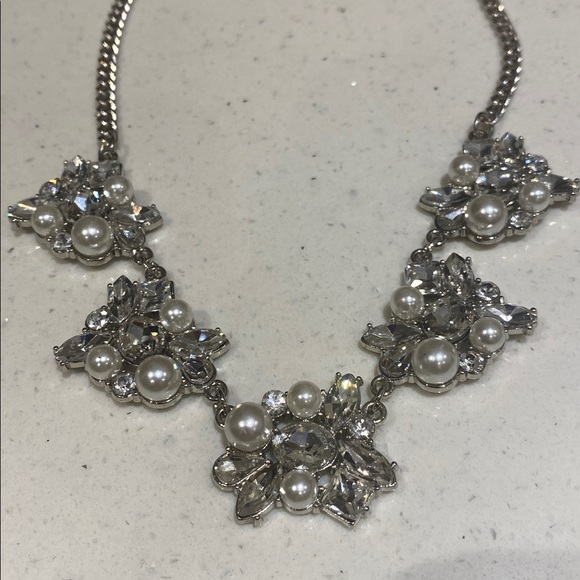 Elegant Silver Chain & Faux pearls and crystals Floral Necklace - Picture 6 of 7